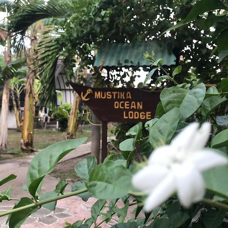 Mustika Ocean Lodge Gili Air Exterior foto