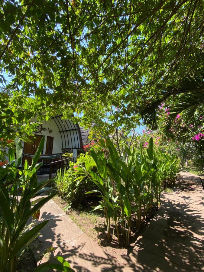 Mustika Ocean Lodge Gili Air Exterior foto